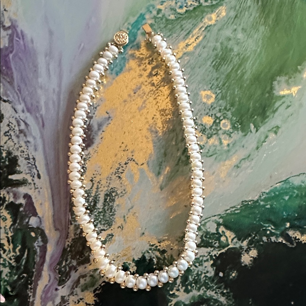 Elegant White Pearl Necklace